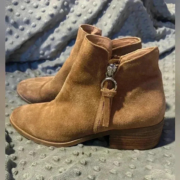 Steve Madden Shoes - Steve Madden Light Brown/Tan Suede Leather Booties, Size 8.5